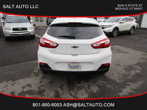 Used 2018 Chevrolet Cruze LT w/ Convenience Package image 6