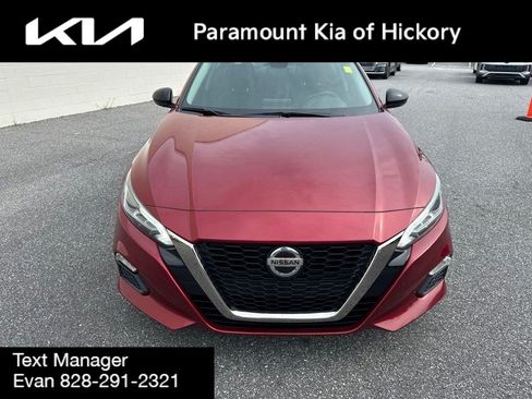 Used 2021 Nissan Altima 2.5 SR w/ SR Premium Package FWD image 2