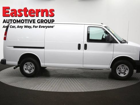 Used 2020 Chevrolet Express 3500 w/ Driver Convenience Package RWD image 43