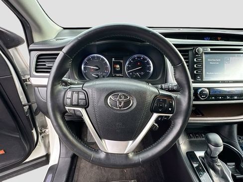 Used 2019 Toyota Highlander Limited Platinum image 12