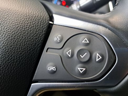 Used 2023 Chevrolet Traverse LT image 19