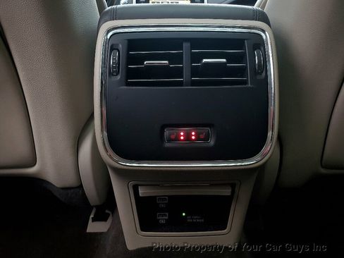 Used 2018 Lincoln Continental Select w/ Continental Climate Package image 32