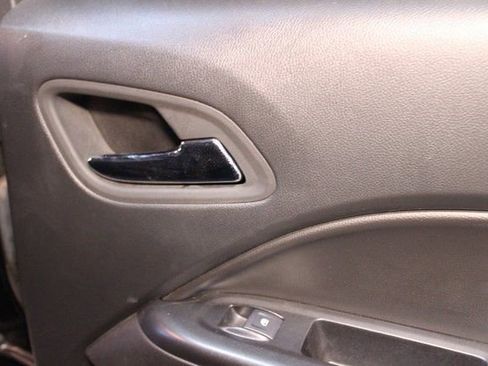 Used 2022 Chevrolet Colorado LT w/ LT Convenience Package image 12