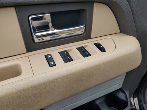 Used 2013 Ford F150 XLT w/ XLT Chrome Pkg image 10