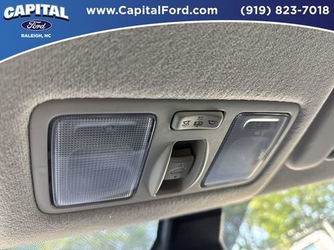 Used 2025 Hyundai Venue SEL FWD image 33