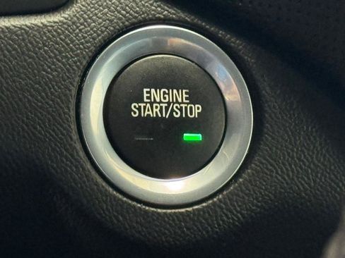 Used 2021 Chevrolet Equinox Premier AWD/4WD image 21