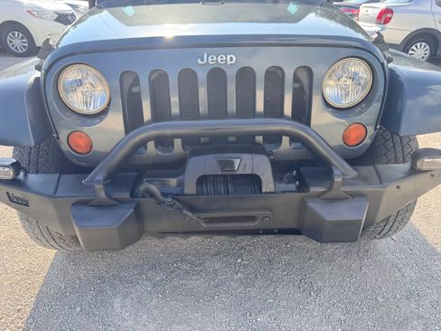Used 2007 Jeep Wrangler Unlimited Sahara w/ Dual Top Group AWD/4WD image 24