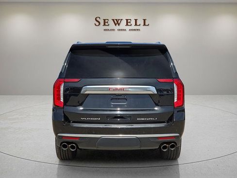 Used 2021 GMC Yukon Denali w/ Denali Ultimate Package AWD/4WD image 4
