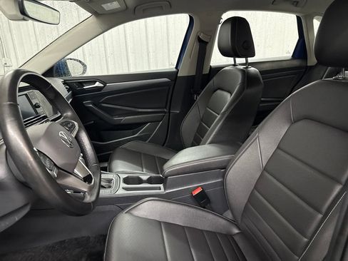 Used 2024 Volkswagen Jetta SE FWD image 9