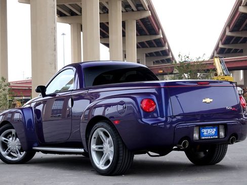 Used 2004 Chevrolet SSR w/ Preferred Equipment Group image 4