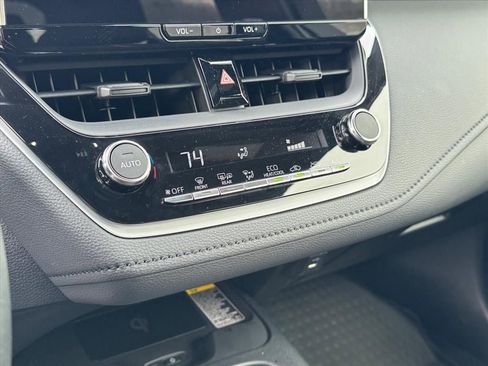 Certified 2025 Toyota Corolla SE w/ SE Premium Package image 24