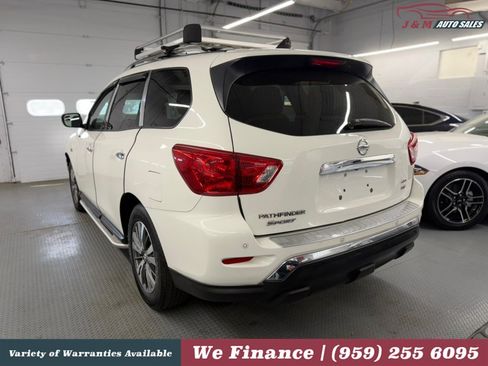 Used 2018 Nissan Pathfinder SV AWD/4WD image 10