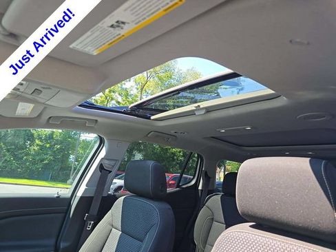 Used 2023 GMC Acadia SLE w/ Driver Convenience Package FWD image 6