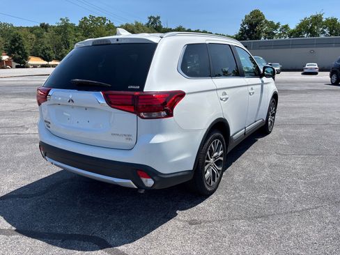 Used 2017 Mitsubishi Outlander SEL AWD/4WD image 7