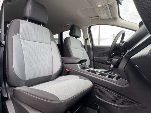Used 2017 Ford Escape SE w/ Equipment Group 201A AWD/4WD image 30