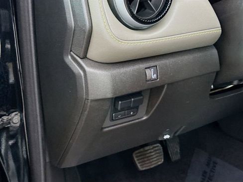 Used 2025 Chevrolet Colorado ZR2 w/ Technology Package image 12