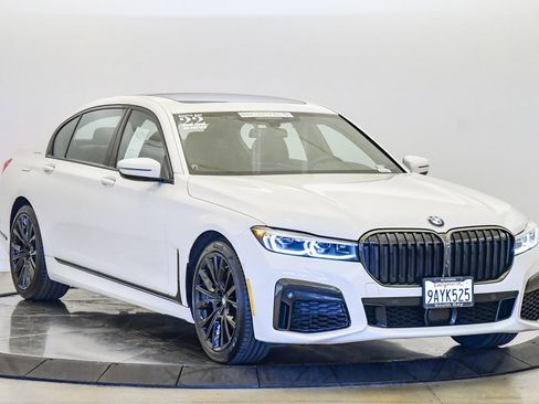 Certified 2022 BMW 740i w/ M Sport Package image 5