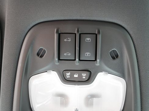 Used 2023 Chevrolet TrailBlazer ACTIV w/ Sun and Liftgate Package AWD/4WD image 32