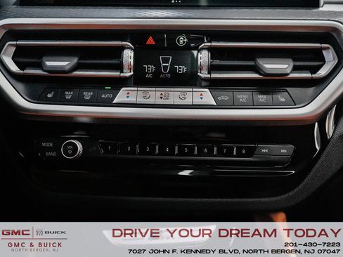 Used 2025 BMW X4 M40i w/ Premium Package image 22