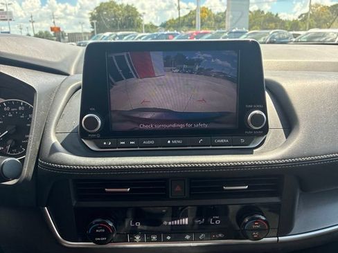 Used 2024 Nissan Rogue SV FWD image 26