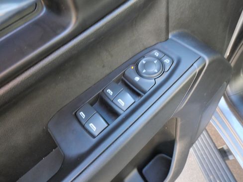 Used 2022 Chevrolet Silverado 1500 Custom w/ Safety Confidence Package image 19