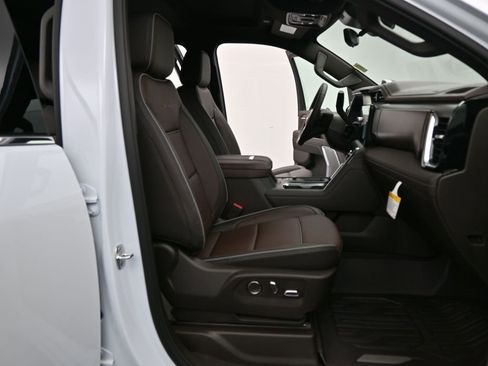 New 2026 GMC Sierra 3500 Denali w/ Technology Package image 20