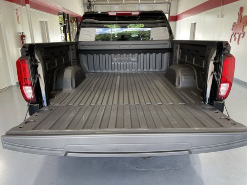 New 2025 GMC Sierra 1500 Elevation image 7