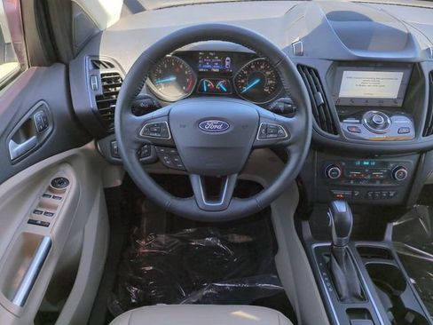 Used 2019 Ford Escape Titanium image 16