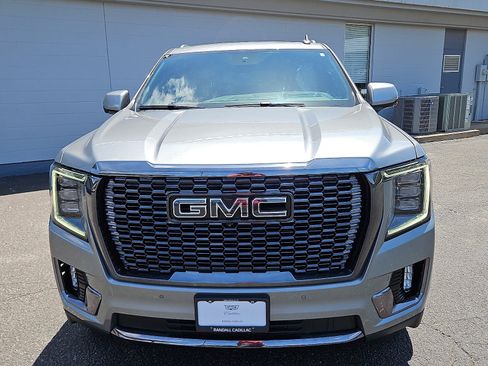Used 2024 GMC Yukon Denali Ultimate AWD/4WD image 6
