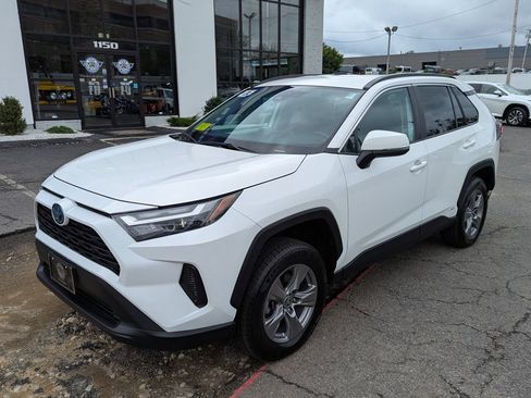 Used 2023 Toyota RAV4 XLE AWD/4WD image 2