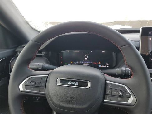 Used 2024 Jeep Compass Trailhawk w/ Trailhawk Elite Group image 11