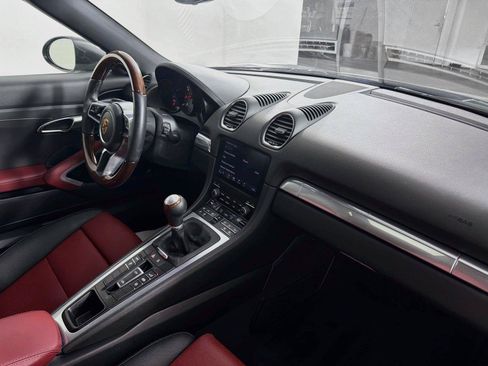 Certified 2024 Porsche 718 Boxster S RWD image 26