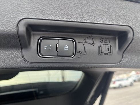 Used 2023 Ford Explorer 4WD image 10