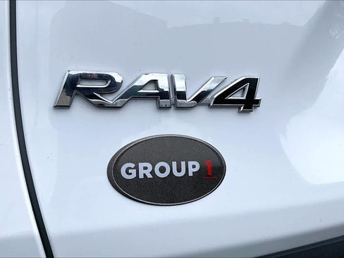 Used 2021 Toyota RAV4 XLE AWD/4WD image 33