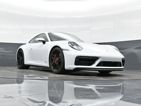 Certified 2022 Porsche 911 Carrera GTS image 40