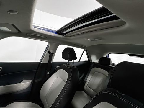 New 2026 Hyundai Venue SEL image 19