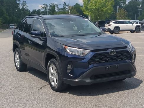 Used 2021 Toyota RAV4 XLE FWD image 2