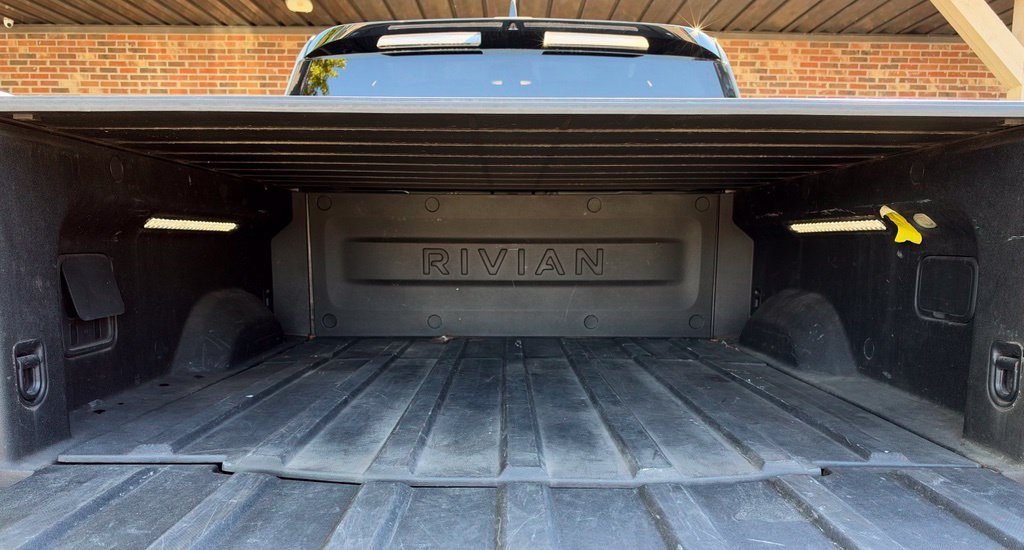Used 2022 Rivian R1T Adventure AWD/4WD image 16