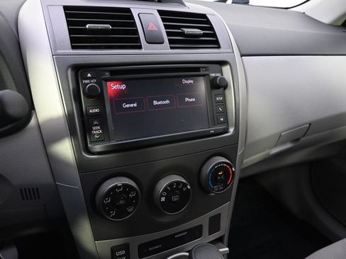 Used 2013 Toyota Corolla LE w/ Premium Pkg FWD image 27