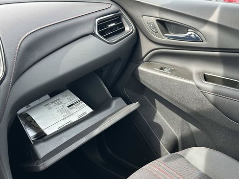 Certified 2024 Chevrolet Equinox RS FWD image 31