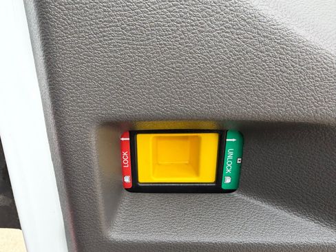 Used 2024 Ford Transit 350 XLT image 23