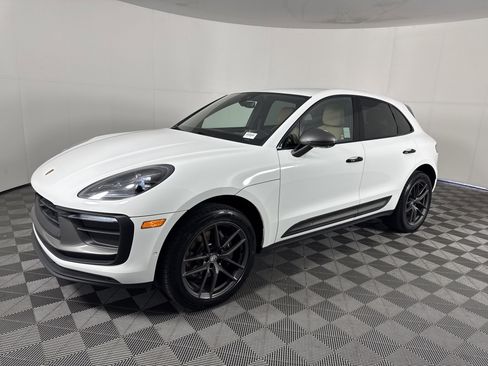 Used 2023 Porsche Macan Turbo image 9