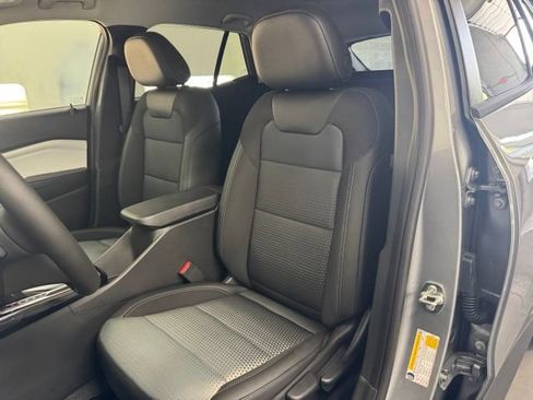 New 2026 Chevrolet Trax LT w/ Driver Confidence Package FWD image 18
