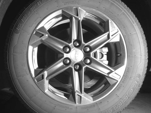 Used 2025 Chevrolet Blazer LT FWD image 12