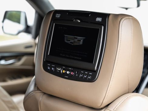 Used 2019 Cadillac Escalade Platinum AWD/4WD image 42