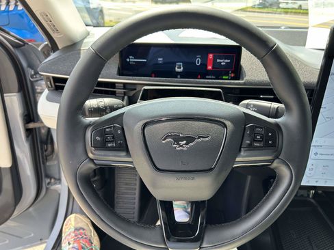 Used 2025 Ford Mustang Mach-E Premium RWD image 31