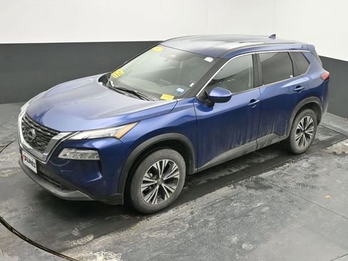 Used 2023 Nissan Rogue SV image 38