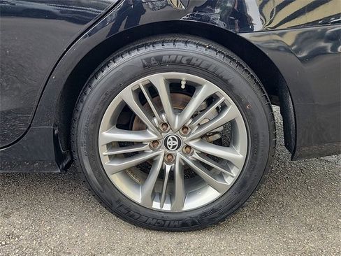 Used 2017 Toyota Camry SE image 29