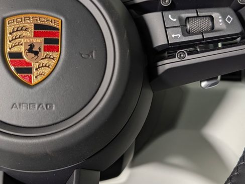 New 2026 Porsche Macan image 37