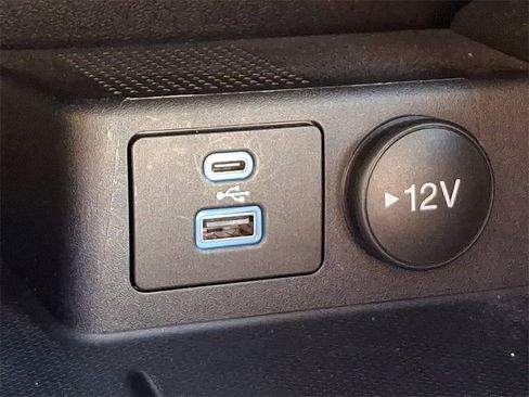 Certified 2022 Ford Escape SE w/ SE Sport Appearance Package image 26